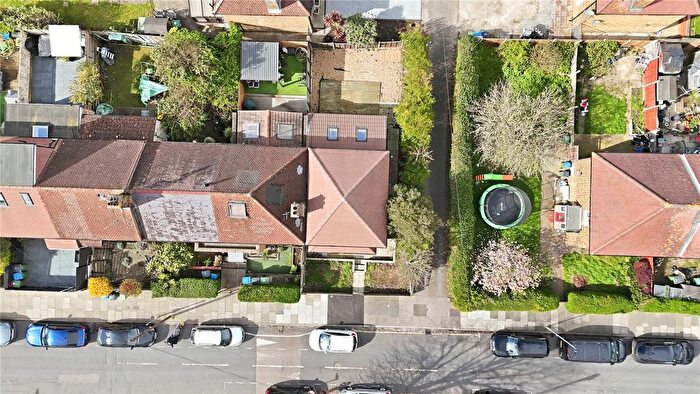 3 Bedroom Detached House To Rent In Highcombe, London, SE7