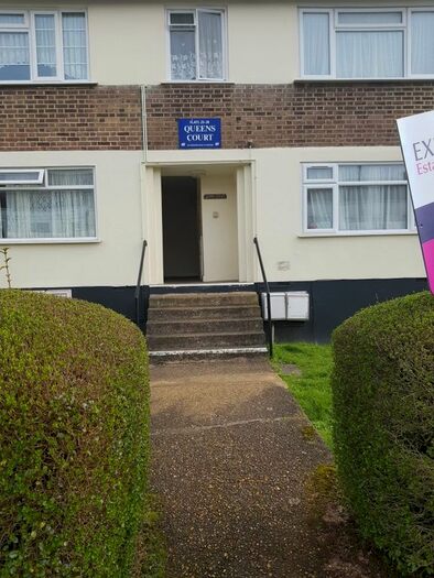 2 Bedroom Flat To Rent In Kenton Lane, Harrow, HA3