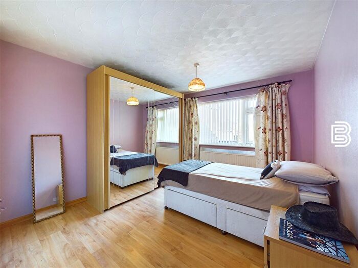 2 Bedroom Semi-Detached Bungalow For Sale In Collingwood Avenue, Bilton, Rugby, CV22