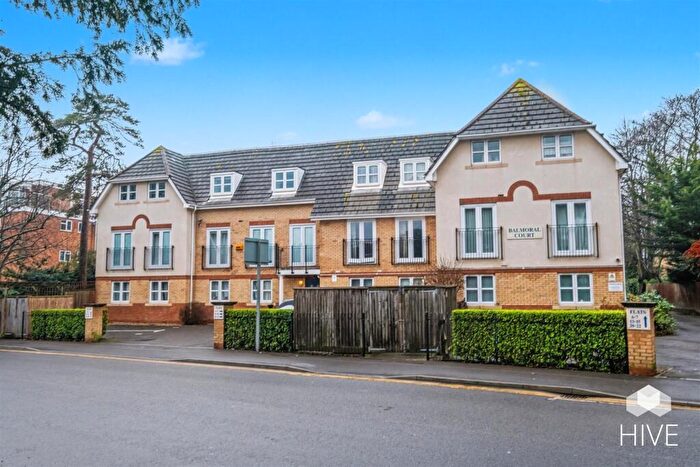 2 Bedroom Flat For Sale In St. Johns Road, Boscombe, Bournemouth, BH5