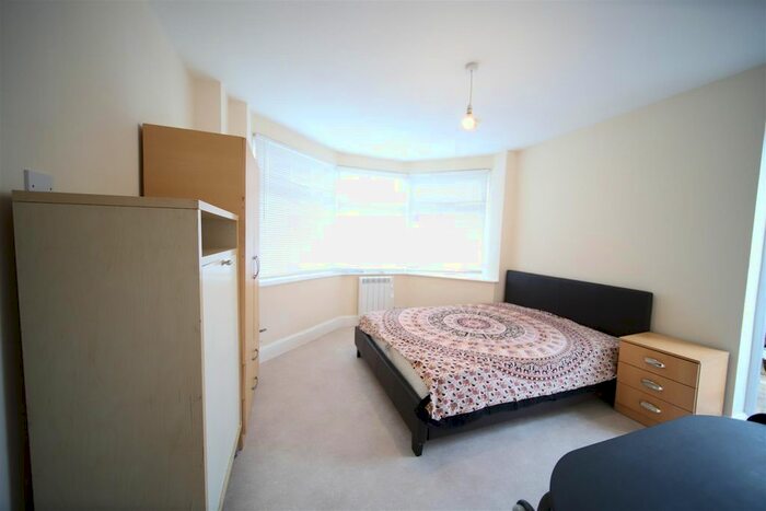 Studio To Rent In Tynemouth Drive, Enfield EN1