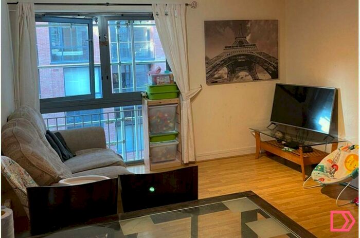 2 Bedroom Flat To Rent In Islington Gates, Birmingham, West Midlands, B3