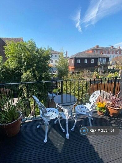 2 Bedroom End Of Terrace House To Rent In Water Lane, Winchester, SO23