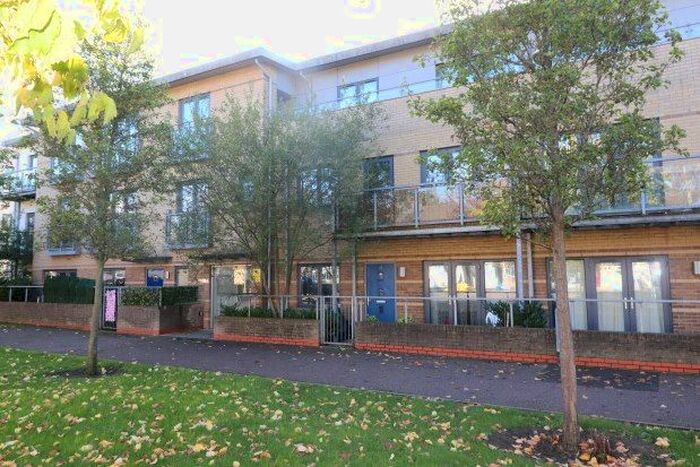 2 Bedroom Flat To Rent In Rollason Way, Brentwood, CM14