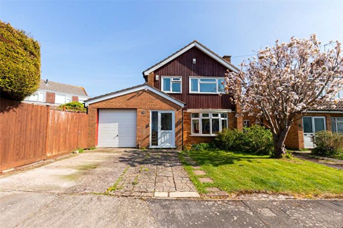 3 Bedroom Detached House For Sale In Greenlands Way, Bristol, BS10