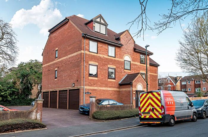 1 Bedroom Flat For Sale In Overton Road, Sutton, SM2