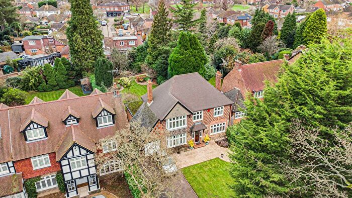 4 Bedroom Detached House For Sale In Guildford Road, Horsham, West Sussex, RH12