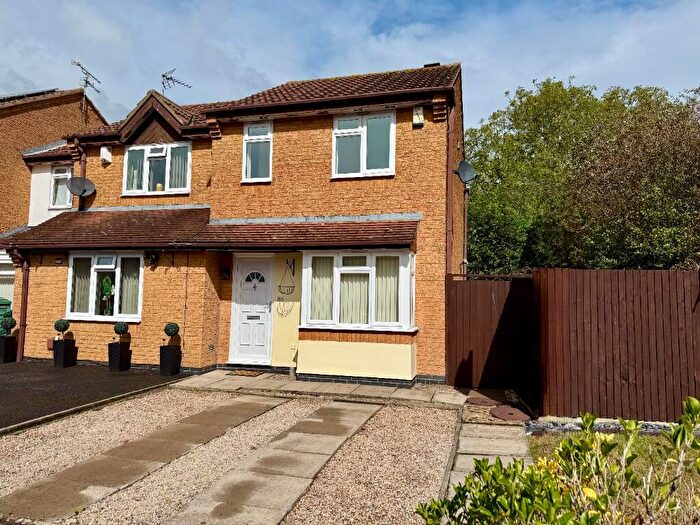 2 Bedroom Semi-Detached House To Rent In Meadowsweet Road, Hamilton, Leicester, LE5