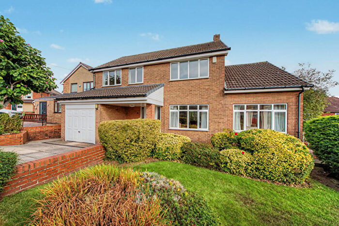 4 Bedroom Detached House For Sale In Park Crescent, Leeds, LS26
