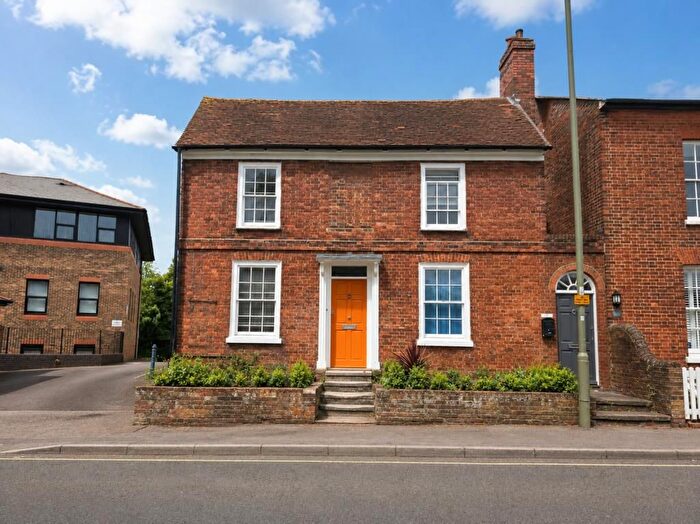 5 Bedroom Detached House For Sale In Winchester Road, Basingstoke, RG21