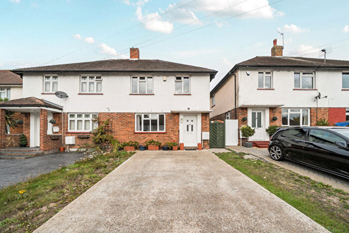 3 Bedroom Semi-Detached House For Sale In Tyrrell Avenue, Welling, DA16