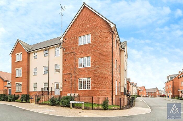 2 Bedroom Flat For Sale In Kings Sutton Square, Buckingham, Buckinghamshire, MK18