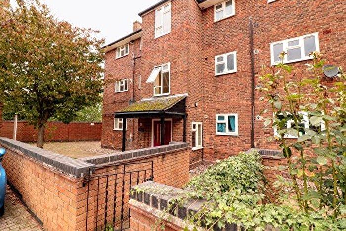 1 Bedroom Flat To Rent In Brock Green, South Ockendon, RM15