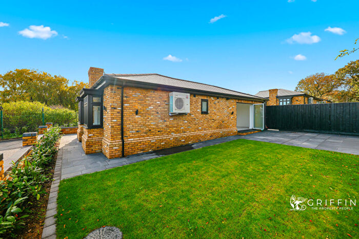 2 Bedroom Bungalow To Rent In Greenacres, Fobbing, SS17