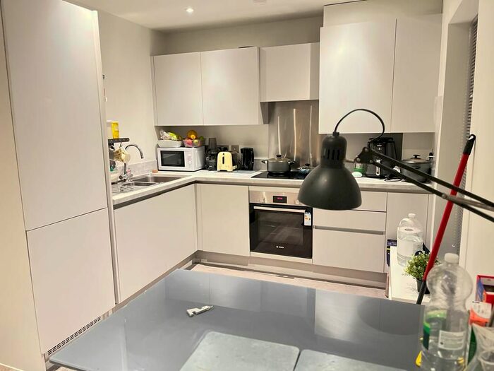 1 Bedroom Flat To Rent In Ross Road, Wallington, SM6