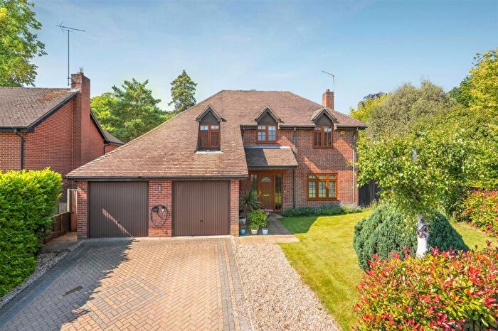 4 Bedroom Detached House To Rent In Holmes Close, Sunninghill, SL5