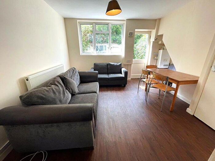 5 Bedroom Terraced House To Rent In Edinburgh Road, Brighton, BN2