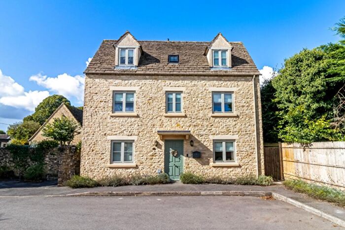 5 Bedroom Detached House For Sale In London Mews, Cirencester, Gloucestershire, GL7