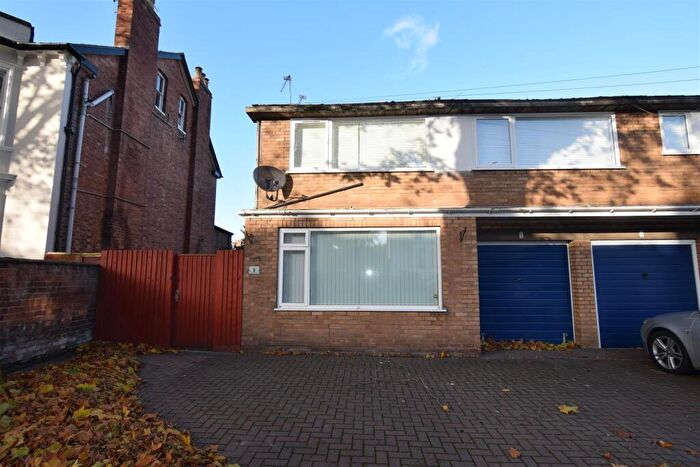 2 Bedroom Flat To Rent In Rochford Court Leamington Spa, CV31