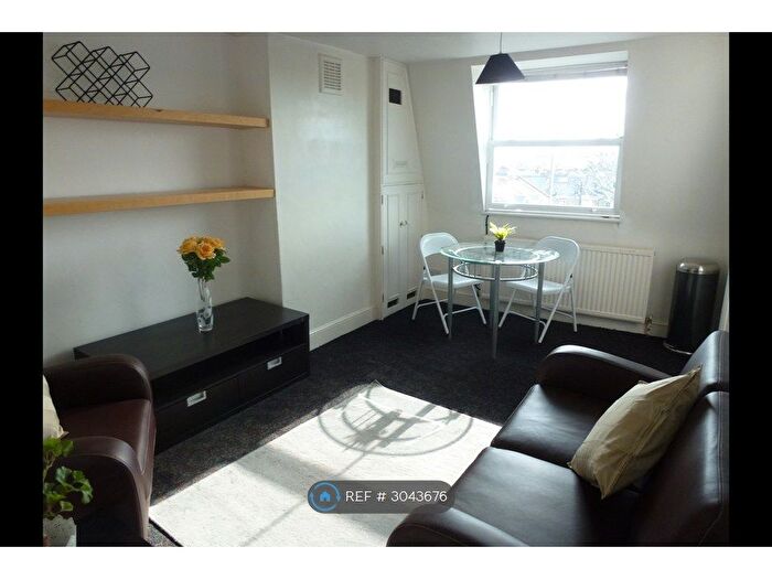 2 Bedroom Flat To Rent In Agate Road, London, W6