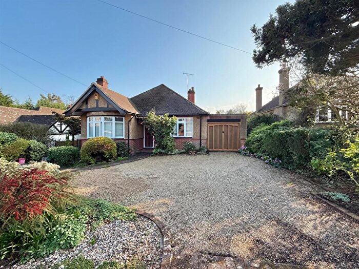 4 Bedroom Detached Bungalow For Sale In Shenfield Crescent, Brentwood, CM15