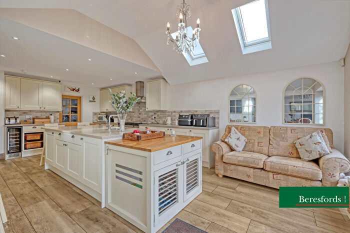 4 Bedroom Detached House For Sale In St Fabians Drive, Chelmsford, CM1