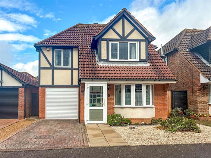 4 Bedroom Detached House For Sale In Blenheim Drive, Rustington, BN16