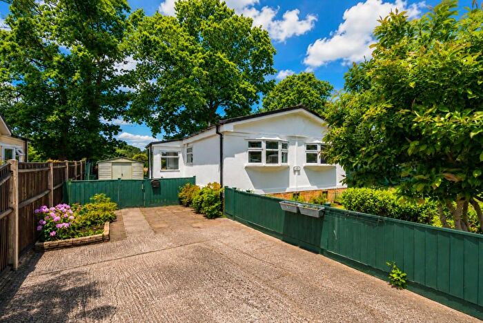 2 Bedroom Park Home For Sale In Bourne Lane, Woodlands, Southampton, SO40