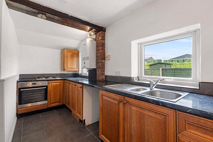 2 Bedroom Cottage To Rent In Plodder Lane, Bolton ** Available Now**, BL5