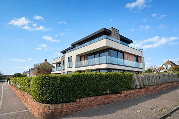 2 Bedroom Flat To Rent In St. Mildreds Avenue, Ramsgate, Kent, CT11