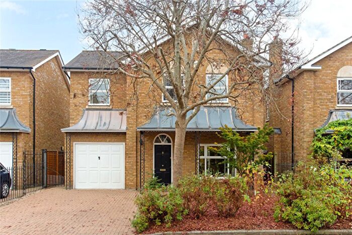 4 Bedroom Detached House To Rent In Savery Drive, Long Ditton, Surbiton, Surrey, KT6