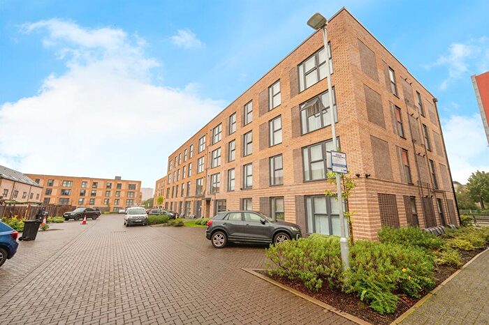 2 Bedroom Flat For Sale In Belgrave Middleway, Birmingham, B5