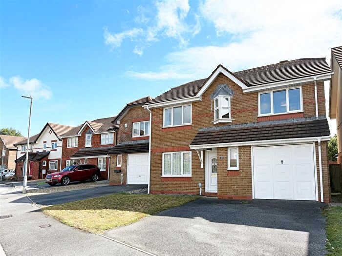 4 Bedroom Detached House For Sale In The Gluyas, Goldenbank, Falmouth, TR11