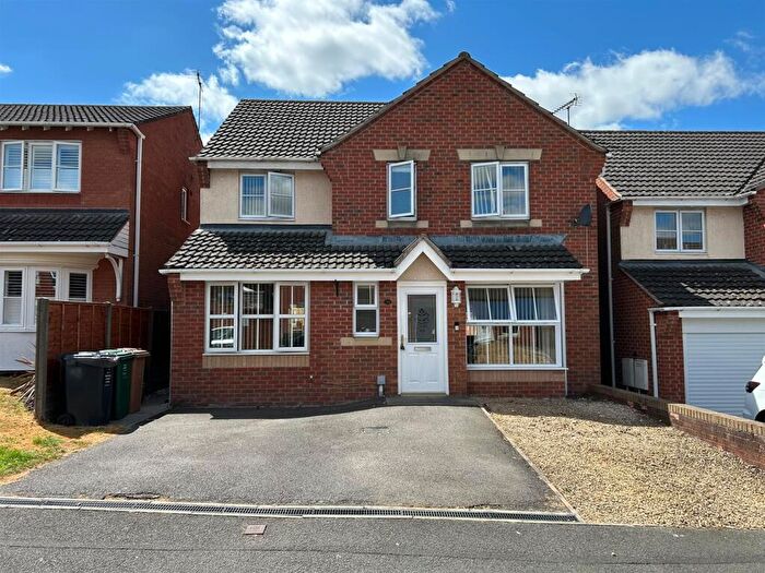 4 Bedroom Detached House For Sale In Frank Bodicote Way, Swadlincote, DE11