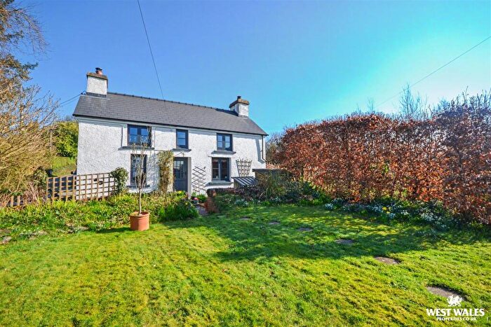 2 Bedroom Cottage For Sale In Penrhiwllan, Llandysul, SA44