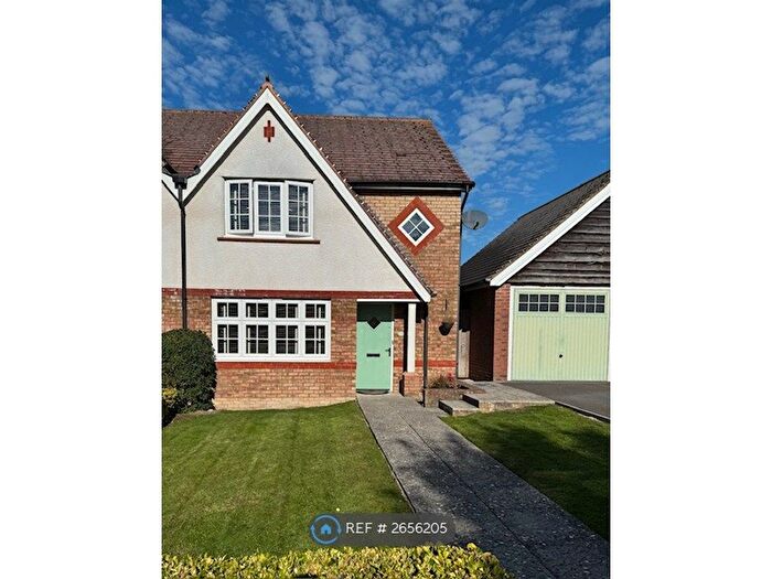 3 Bedroom Semi-Detached House To Rent In York Road, Calne, SN11