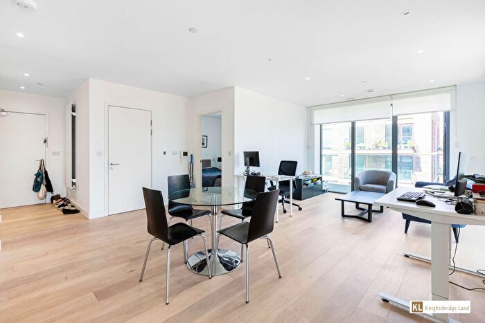 1 Bedroom Flat To Rent In Fairwater House, Bonnet Street, London, E16