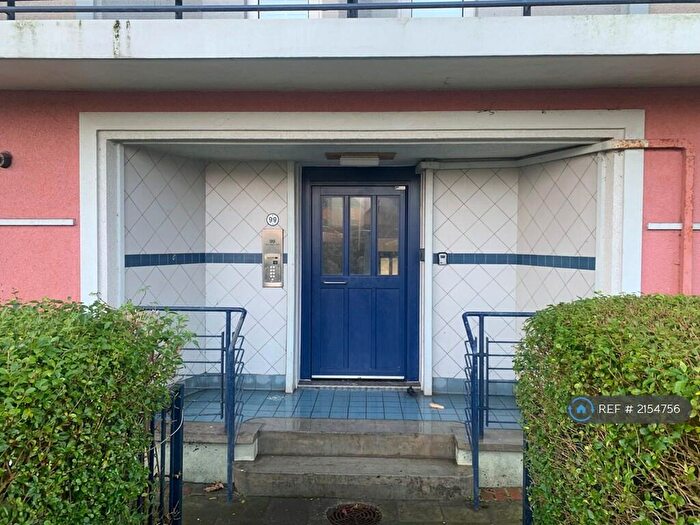 2 Bedroom Flat To Rent In Castlemilk Drive, Glasgow, G45
