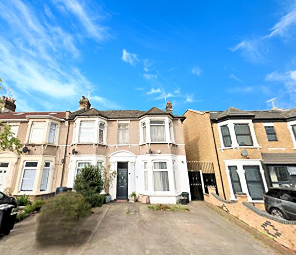 1 Bedroom Flat To Rent In Selborne Road, Ilford, London, IG1