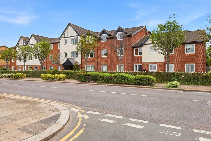 1 Bedroom Flat For Sale In Station Road, Thorpe Bay, Essex, SS1