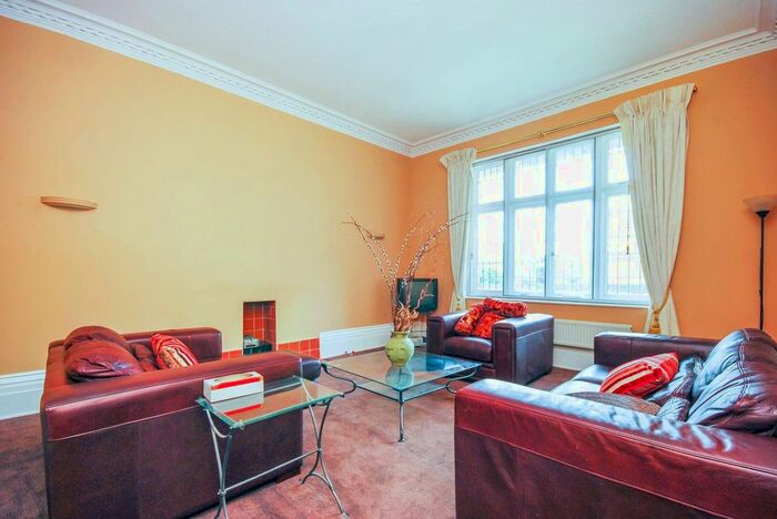 3 Bedroom Flat To Rent In Dartmouth Road, Forest Hill, London, SE26