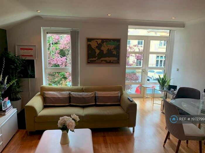 2 Bedroom Flat To Rent In Stainbeck Lane, Leeds, LS7