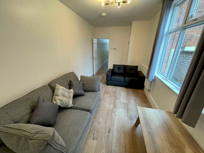 5 Bedroom Terraced House To Rent In Gaul Street, Leicester, LE3