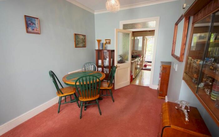 3 Bedroom Terraced House For Sale In Long Lane, Finchley, N3
