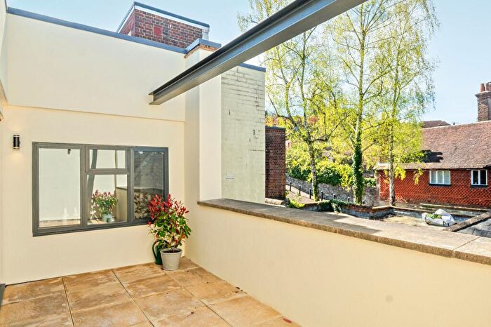 1 Bedroom Flat For Sale In High Street, Haslemere, GU27