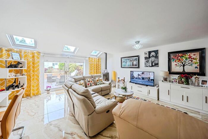 2 Bedroom Apartment For Sale In New Road, Porthcawl, CF36