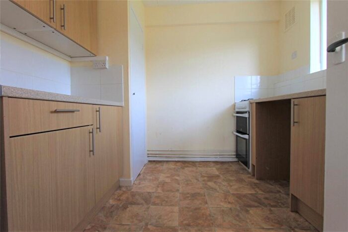 1 Bedroom Apartment To Rent In Queensway, Brighton, BN2
