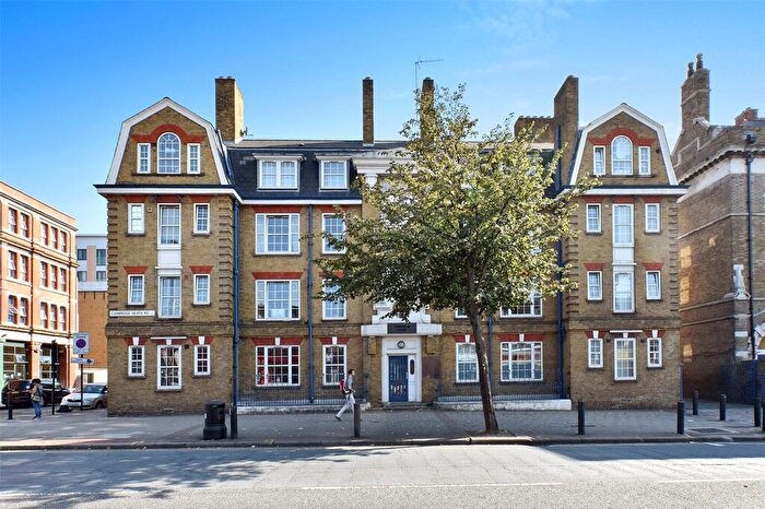 2 Bedroom Apartment To Rent In Cambridge Court, Cambridge Heath Road, London, E2