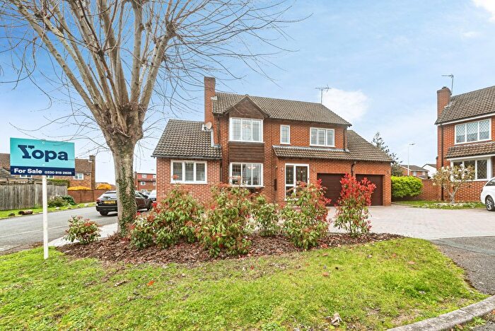 4 Bedroom Detached House For Sale In Piercefield, Reading, RG31