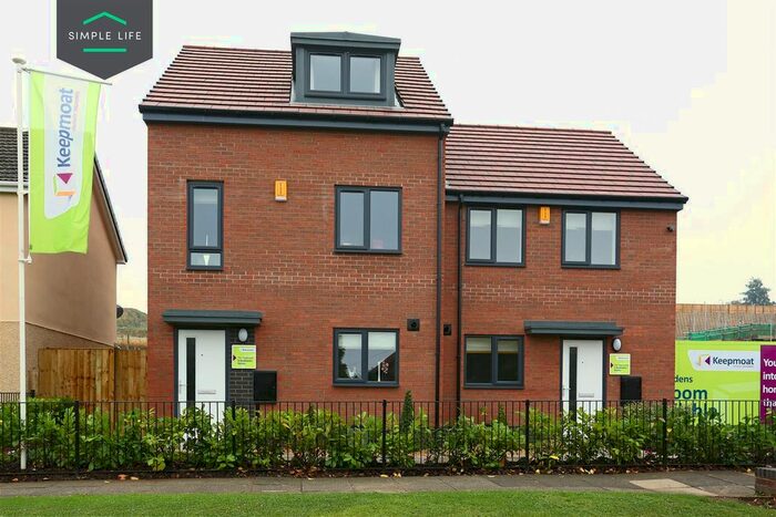 3 Bedroom Semi-Detached House To Rent In Ravensworth Close, Sheffield, S2